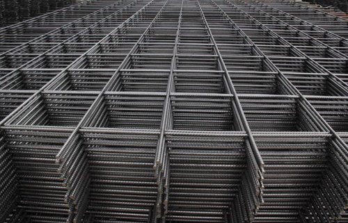 Welded Wire Mesh Thickness 8mm, Overall Size 2x5 meter, Mesh Width 15x15cm.