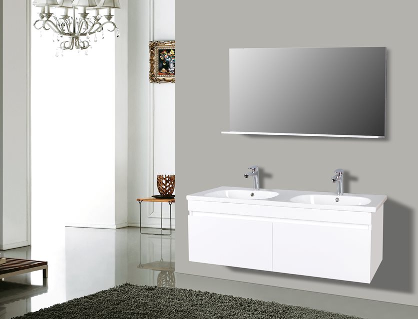 Bathroom cabinet & mirror set.